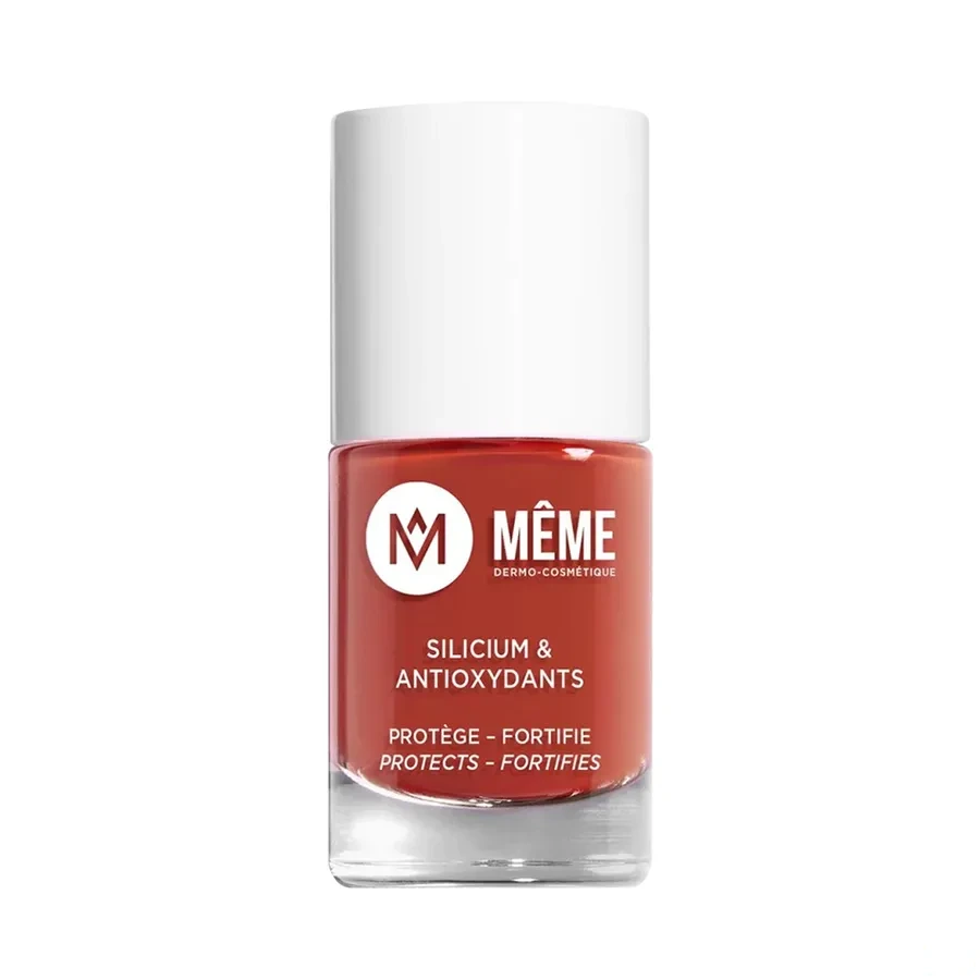 Même Vernis à Ongles au Silicium